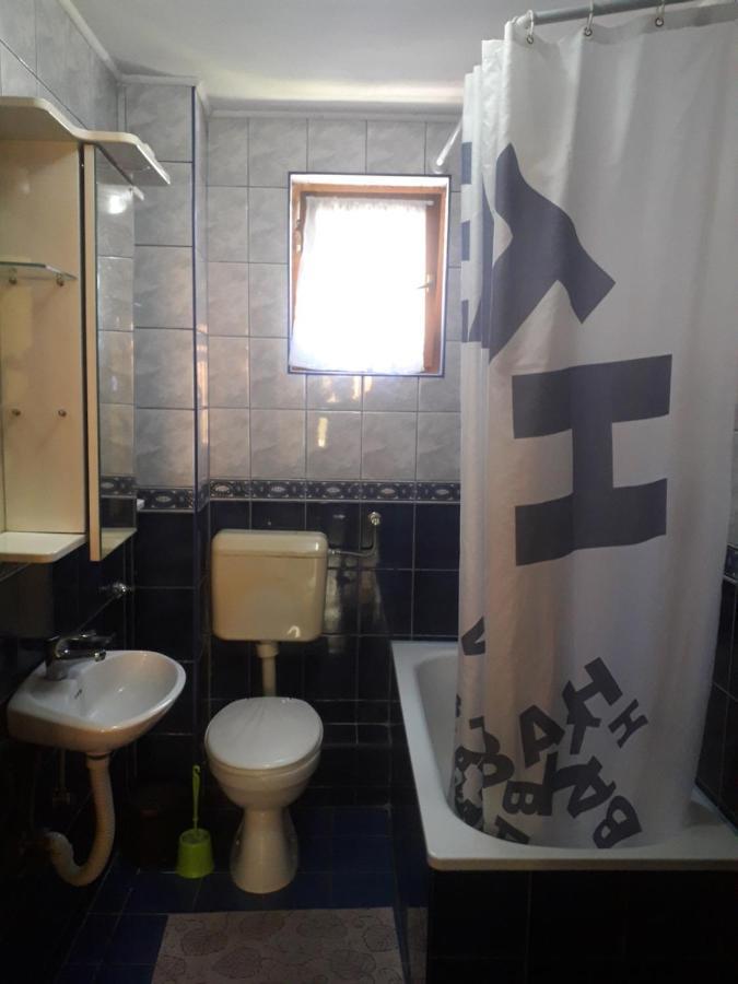 Hostel Topic Баня-Лука Экстерьер фото
