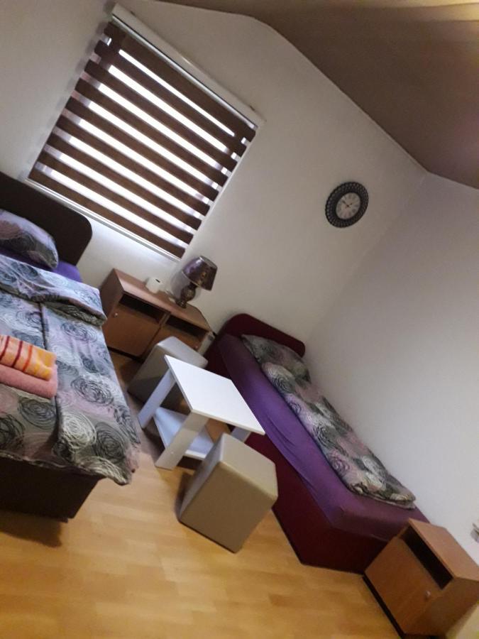 Hostel Topic Баня-Лука Экстерьер фото