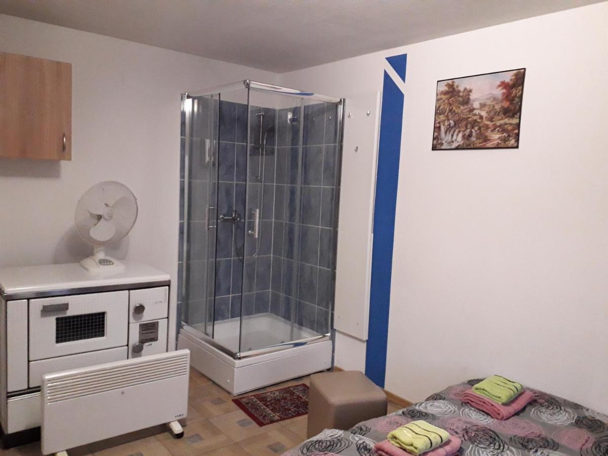 Hostel Topic Баня-Лука Экстерьер фото