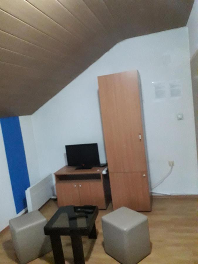 Hostel Topic Баня-Лука Экстерьер фото