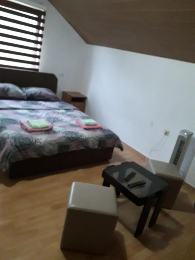 Hostel Topic Баня-Лука Экстерьер фото