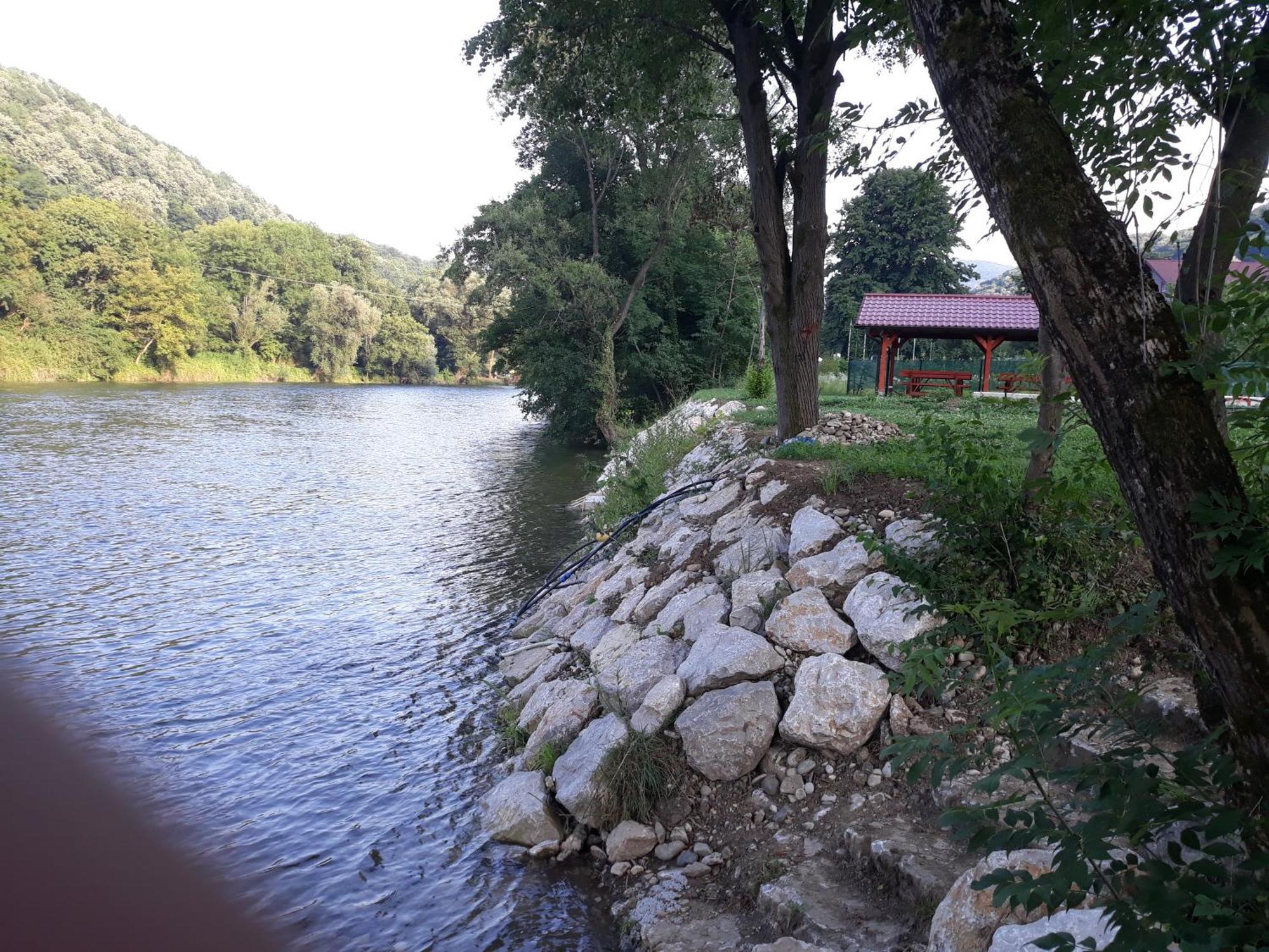 Hostel Topic Баня-Лука Экстерьер фото