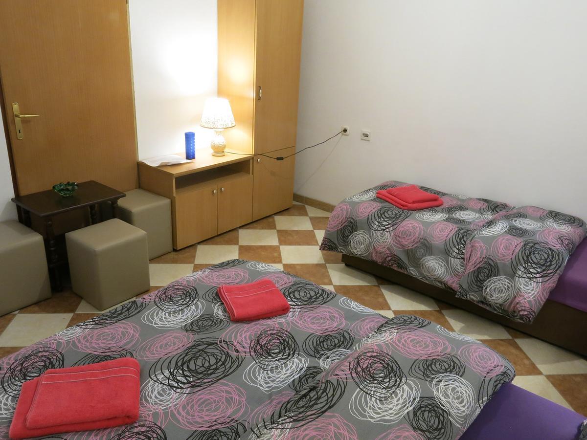 Hostel Topic Баня-Лука Экстерьер фото