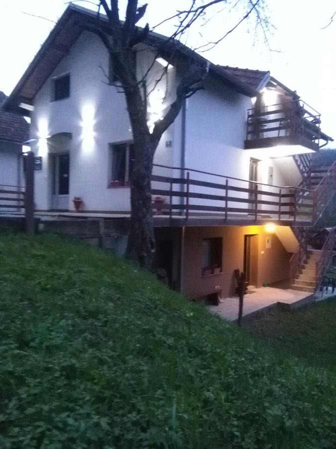 Hostel Topic Баня-Лука Экстерьер фото